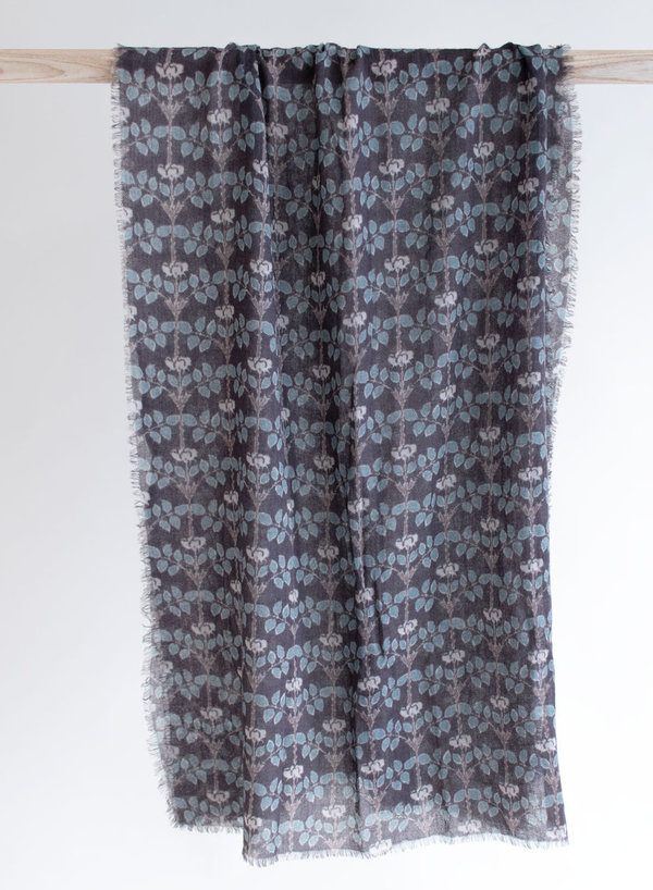 Leichter Schal aus reiner Schurwolle, 70 x 180 cm, grau mit Blüten