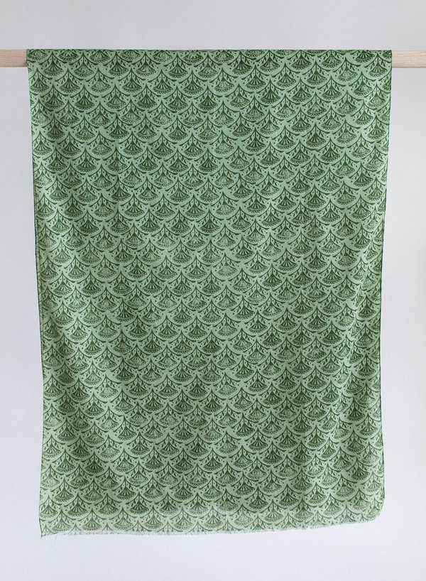 Schal aus reiner Baumwolle (Bio) "Flower Stamps" 70 x 195 cm, dunkel-/hellgrün